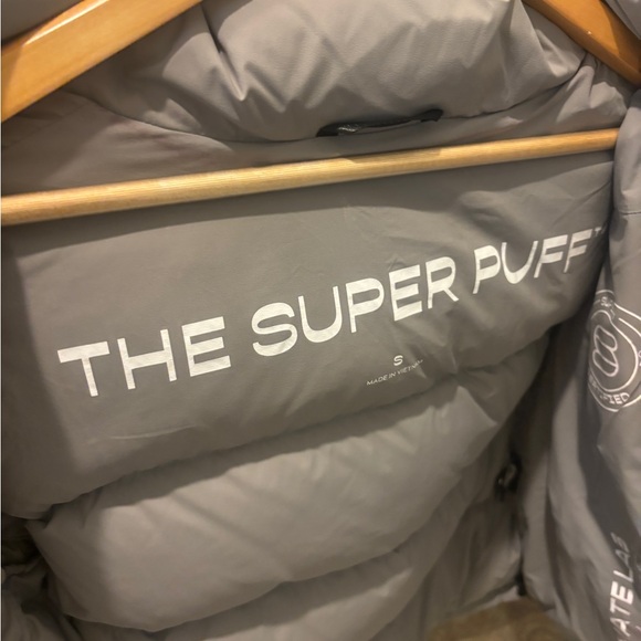 Aritzia Super Puffer Shorty Jacket - Picture 4 of 5